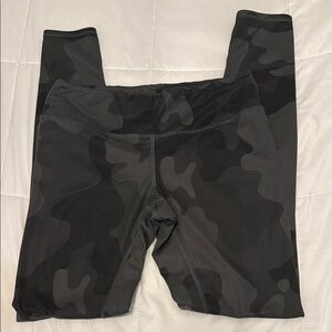 alo Camo Leggings